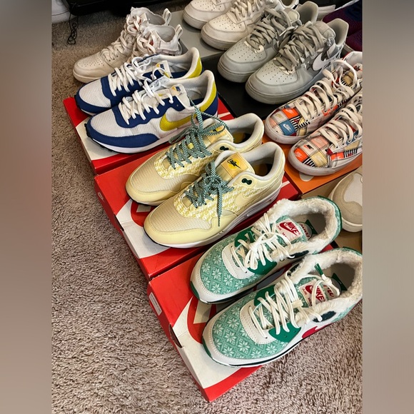 Shoes size 9-10 - Picture 2 of 4